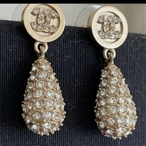 Authentic Chanel - Picture 3 of 3